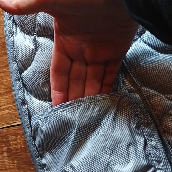 Gerry gray quilted zipper puffer vest with pockets & packable bag size XS - Picture 11 of 11